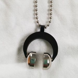 Headphone necklace